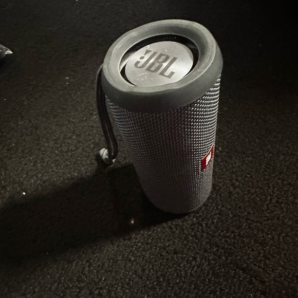 JBL Speaker Pristine Condition - Picture 4 of 7